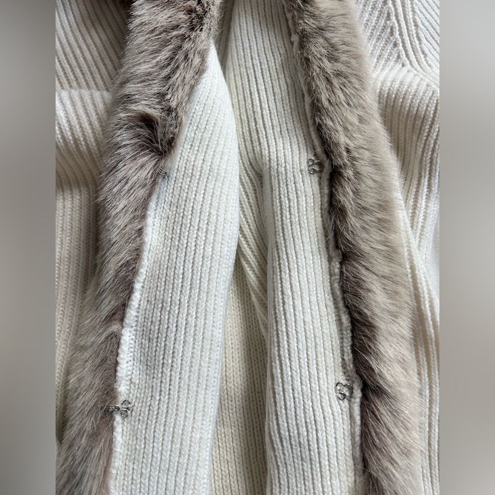 Christie & Jill Acrylic Cardigan Sweater Faux Fur Collar and Sleeve Ivory Large - Picture 9 of 15
